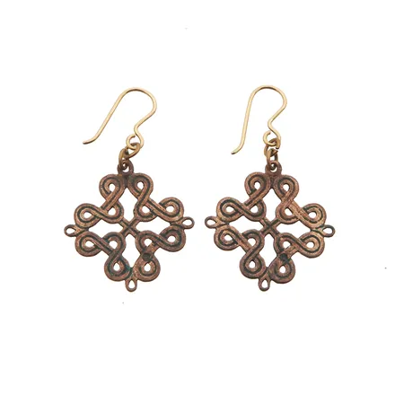 Korvakorut Kalevala, Karjalainen nauhapunos, korkeus 40mm, pronssia. Paino: 0 g