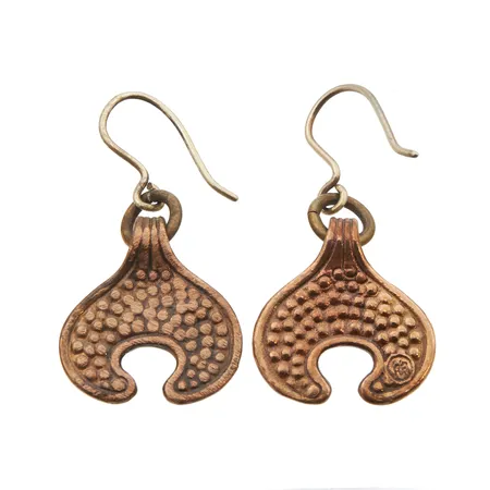 Korvakorut Kalevala, Aarrekääty, korkeus 32mm, pronssia  Paino: 0 g