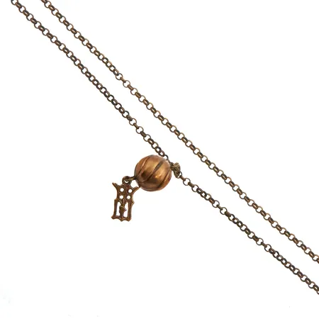 Kaulakoru Kalevala, Neitsyt Marian monogrammi, pituus n. 70cm, riipuksen korkeus 60mm, pronssia Paino: 0 g