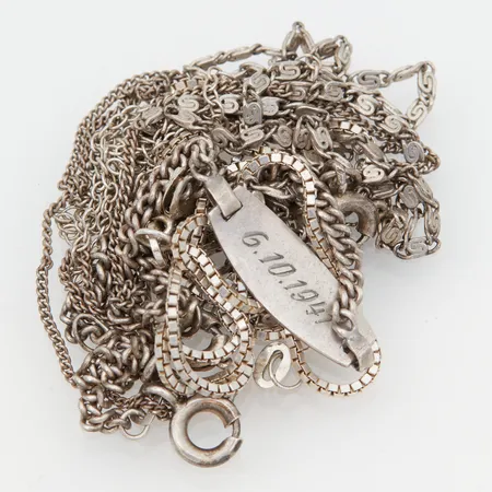 Viallisia hopeakoruja, 830-835,  Paino: 10,3 g