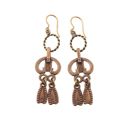 Korvakorut Kalevala, Viipurin rinkilä, korkeus ja leveys 60mm ja 15mm, pronssia Paino: 0 g