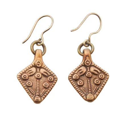 Korvakorut Kalevala, Aarrekääty, korkeus 3mm, leveys 15mm, pronssia Paino: 0 g