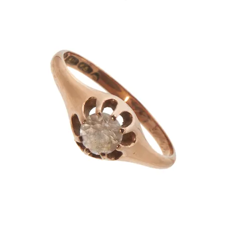 Kivisormus, kaiverrettu, koko 18¼, 585br, Paino: 2,5 g