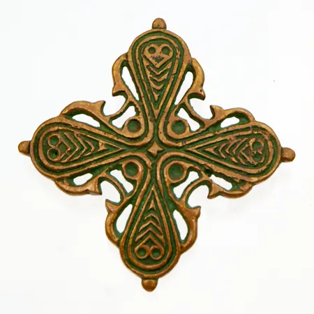 Rintakoru, Kalevala, Räisälänristi, Ø 55mm, neula taipunut, pronssia