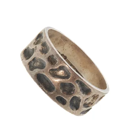 Kuvioitu sormus, kaiverrettu, koko 19¾, 916, Paino: 5,2 g