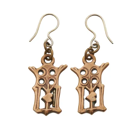 Korvakorut Kalevala, Neitsyt Marian monogrammi, korkeus 40mm, pronssia Paino: 0 g