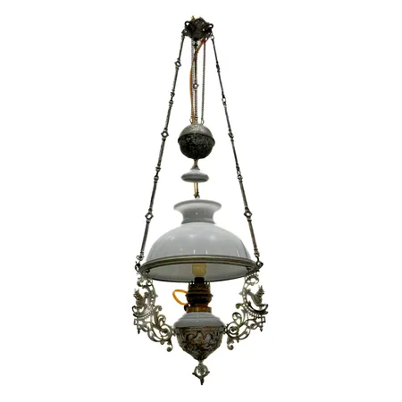 Lamppu, vanhasta öljylamppusta tehty sähkölamppu, Laihian Pitäjä, pieni lohkeama lasikuvun yläreunan sisäpuolella, Paino: 0 g Ei lähetetä