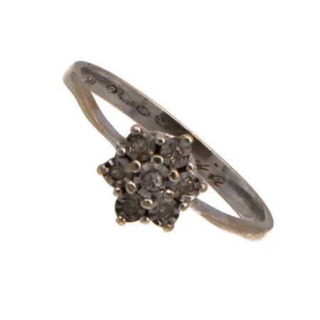 Kivisormus, kaiverrettu, koko 17½, 585br, Paino: 1,8 g