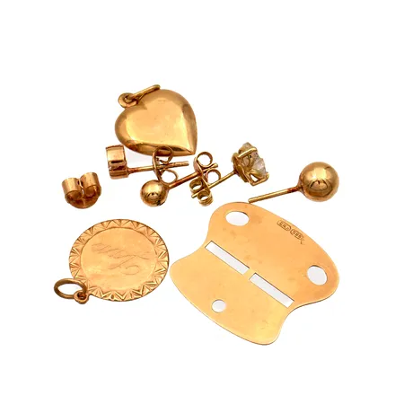 Viallisia koruja, osa kaiverrettuja, 585br, Paino: 4,5 g