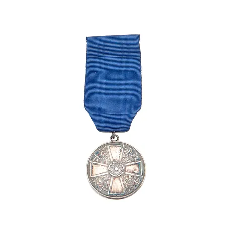 Suomen valkoisen ruusun 1. luokan ansiomitali, korkeus 95mm, 925br, Paino: 19 g