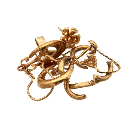 Viallisia koruja ja korun osia, 585, Paino: 7,6 g