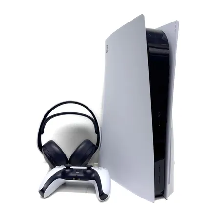 Pelikonsoli Sony Playstation 5 Slim, CD-asema, yksi ohjain, PS5 Pulse 3D -pelikuulokkeet sekä johdot ,mukana 5 peliä: Call of Duty Modern Warfare II-III, GTA 5, Star Wars; Jedi Fallen Order ja Survivor, konsolissa käytöstä aiheutunutta kulumaa.