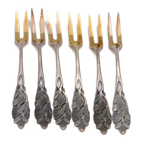 Kuusi leikkelehaarukkaa, kaiverrettu, pituus 118mm, 813,