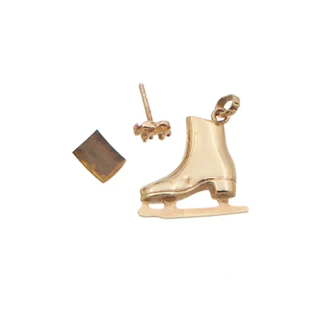 Viallisia kultakoruja, 585,  Paino: 1,6 g