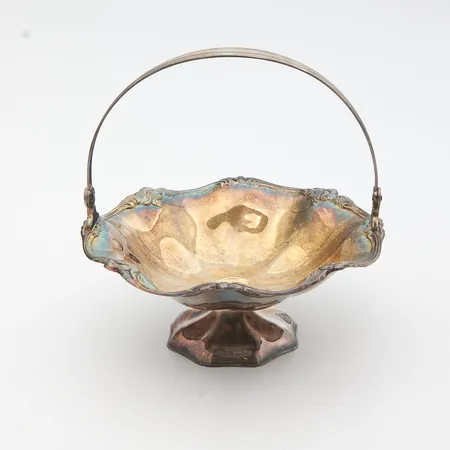 Tarjoiluastia, korkeus 6cm, leveys 14,5cm, 813,  Paino: 152,8 g