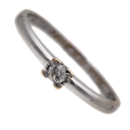 TImanttisormus 1xn.0.05ct, pieniä lohkeamia, kaiverrettu, koko 18, 585 valkokulta, Paino: 2 g