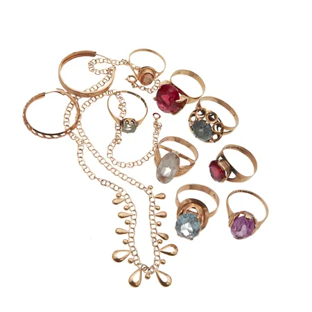 Kultakoruja, osa viallisia, 585br,  Paino: 32,7 g