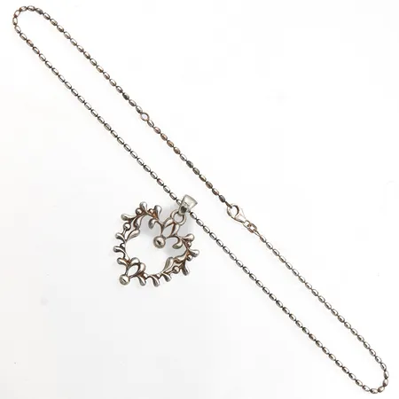 Riipus, Lempi, Carina B, korkeus 40mm, mukana oliiviketju, ketjun pituus 40-46cm, 925, Paino: 21,9 g