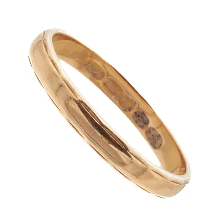 Kuvioitu sormus, koko 19, kaiverrettu 750,  Paino: 2,8 g