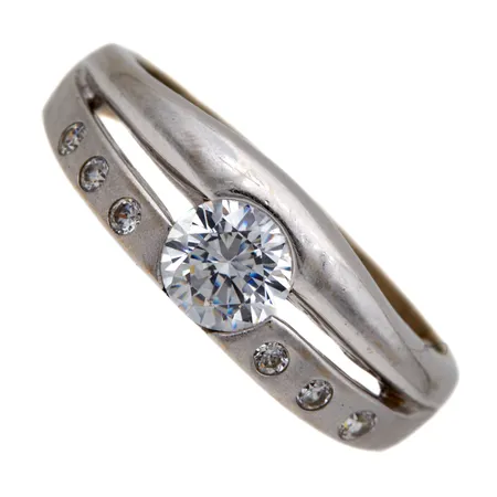 Kivisormus, koko 17¾, 585br valkokulta, Paino: 3,3 g