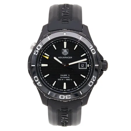 Titaanirannekello, Tag Heuer, Aquaracer 500M, automaatti: Calibre 5, rungon Ø 41mm, ref. WAK2180.FT6027, sr. PZVM-QMSC-BSWT, kumiranneke, kehässä ja rungossa käytön jälkiä, takuukortti ja laatikko