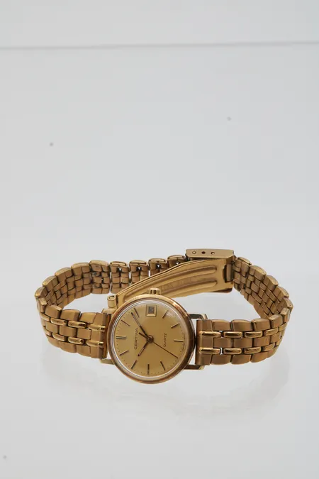 Naisten kultarannekello Certina, quartz, paristo loppu, rungon Ø 22mm, metallirannekkeen pituus 160mm, 585br