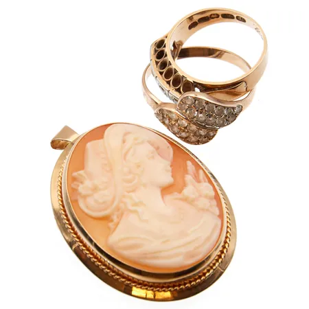 Viallisia kultakoruja, 585br, Paino: 12,4 g