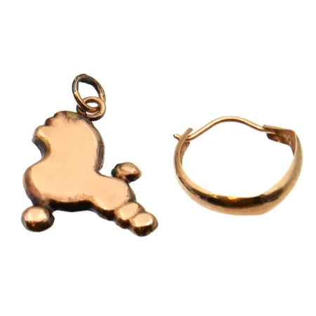 Viallisia kultakoruja, 585, Paino: 1,5 g