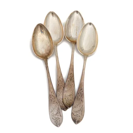 Neljä kahvilusikkaa, Matta, kaiverrettu, pituus 125mm, 813, Paino: 47,2 g