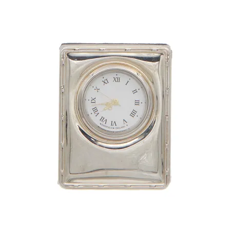Hopeinen pieni pöytäkello, Sheffield - England, mitat 52x66mm, Quartz:paristo loppunut, 925br, Paino: 65,6 g