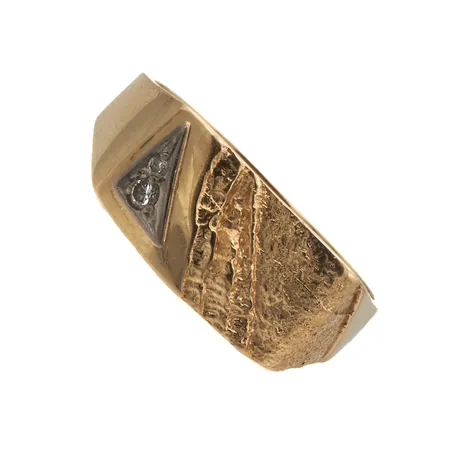 Kantasormus timanteilla 1xn0.09ct 1xn.0.01ct, kaiverrettu, koko 21, 585, Paino: 7,6 g