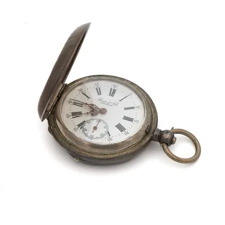 Viallinen taskukello, välikuori hopeaa, 875br, Paino: 78,7 g