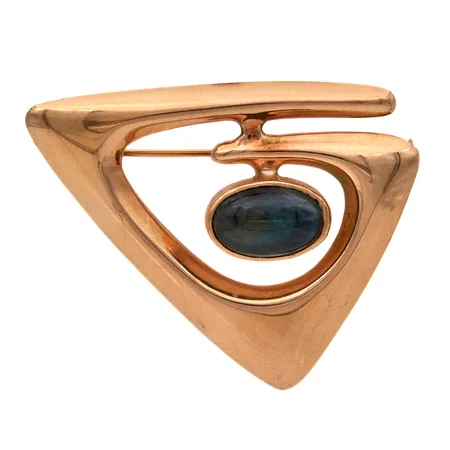 Spektroliittirintakoru, korkeus 33mm, leveys 42mm, nimileima WIA Westendin Invalidien Ammattioppilaitos, paikkakuntaleima Helsinki, vuodelta 1969, 585br,  Paino: 6,4 g