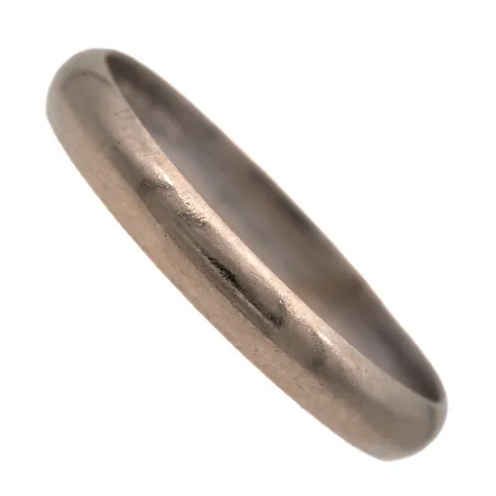 Sileä sormus, koko17½, kuvaleima Kultakeskus Oy, vuodelta 2020, 585 valkokulta,  Paino: 1,9 g