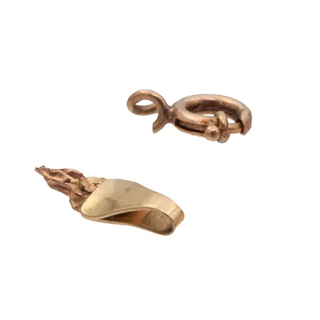 Kaksi korun osaa, 585, Paino: 0,4 g