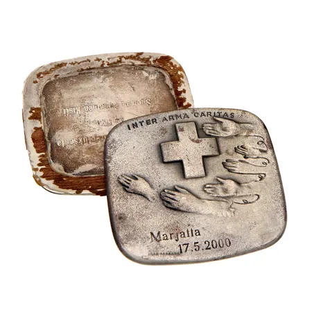 Kaksi hopealaattaa, kaiverrettu, 925br, Paino: 205,3 g