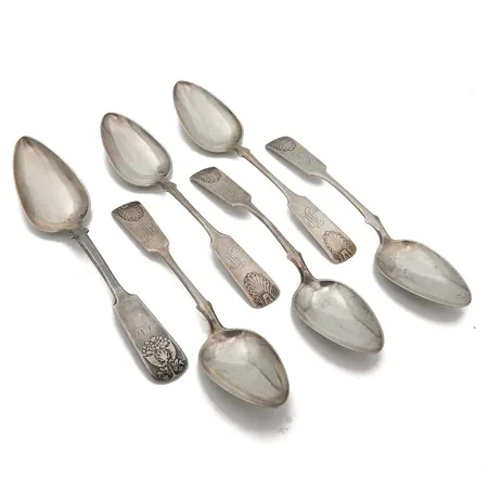 Kuusi ruokalusikkaa, pituus 200-213mm, 813, Paino: 265,3 g