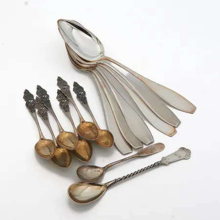 Hopea-aterimia osa kaiverrettuja, 813-830, Paino: 326,3 g