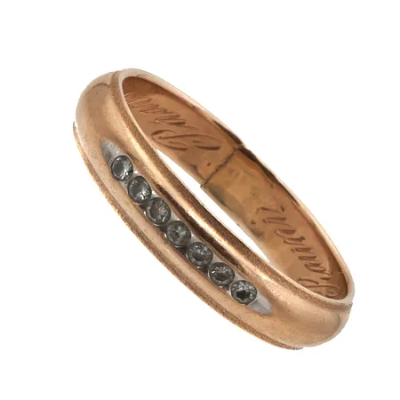 Viallinen timanttisormus 7xn.0.03ct, kaiverrettu, runko halki, 585br Paino: 4,5 g