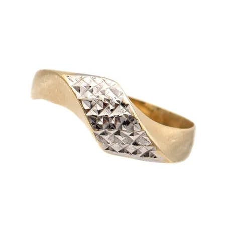 Sormus, koko 17¾, pieniä käytön jälkiä, 585 kelta- ja valkokultaa,  Paino: 2,1 g