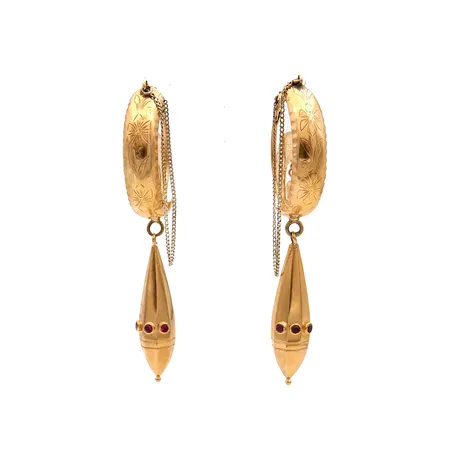 Kehäkorvarenkaat kivillä, korkeus 102mm, kaiverrettu, tekijänleima MM (Mantere M), Rauma 1971, varmuusketjut metallia, 750br, Paino: 51,4 g