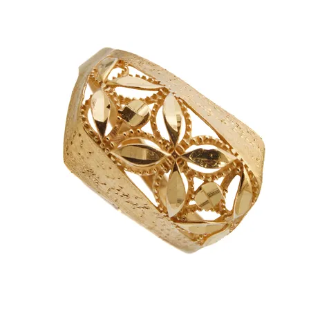 Sormus, runko hieman vääntynyt, koko 19, 916,  Paino: 2,6 g