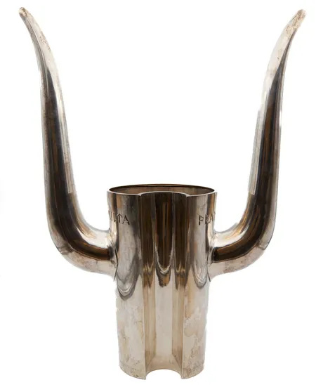 Juomakannu, Minotaurus, Ilmari Tapiovaara / Hannes Niemi, korkeus 43cm, vuodelta 1964, 813, Paino: 1498,6 g