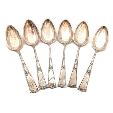 Kuusi kahvilusikkaa, kaiverrettu, pituus 134mm, 813h,  Paino: 86,4 g
