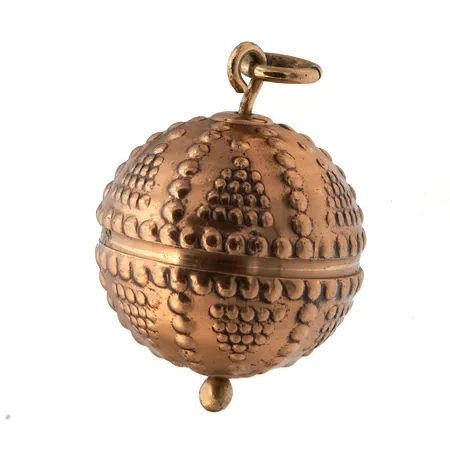 Riipus, Halikon käätykoru, korkeus 30mm, Kalevala koru, pronssia,