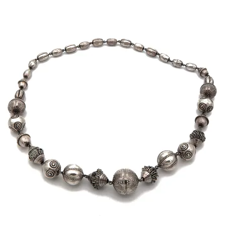 Kaulakoru, Halikon käätykorut, Kalevala koru, vuodelta 1979, pituus 71cm, 925, Paino: 121,7 g