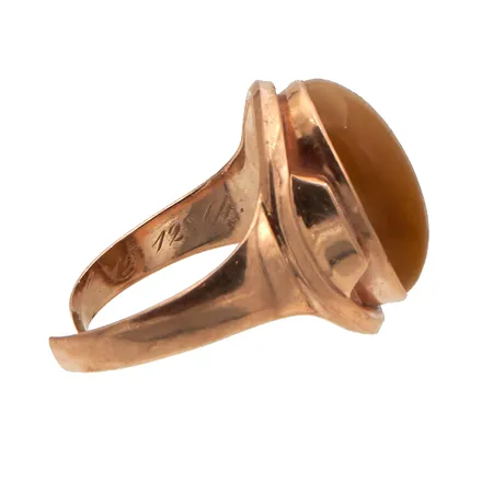 Viallinen kivisormus, kaiverrettu, 585br,  Paino: 5,7 g