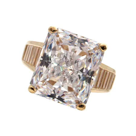 Kivisormus, koko 16, 585br,  Paino: 7,2 g