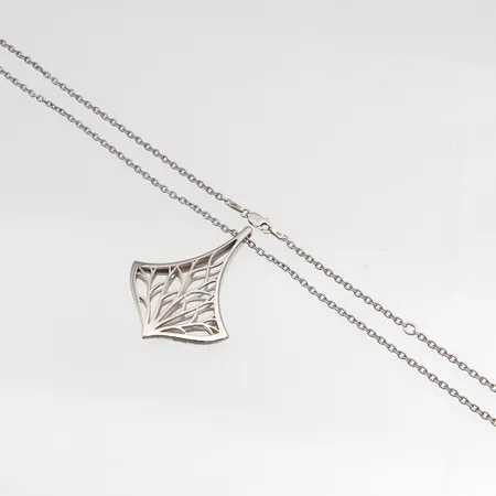 Kaulaketju riipuksella, Lumoava, Eelis Aleksi, Valtiatar, ketjun pituus 50cm, riipuksen korkeus 50mm, 925, Paino: 16,5 g