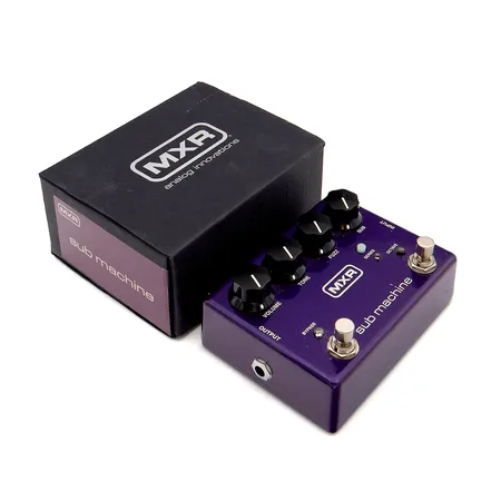 Kitarapedaali MXR Sub Machine, alkuperäinen pakkaus.